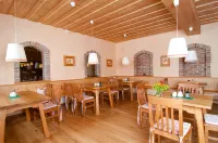 Jufa Hotel Tieschen - breakfast