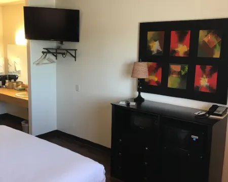 The Galley Hotel Bar and Grill Hotels in Webster