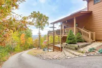 Spacious Murphy Chalet w/ Mtn Views & Hot Tub - 3-Star