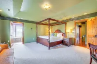 Private Hot Tub Bays View Lodge in Kingsport! - de charme