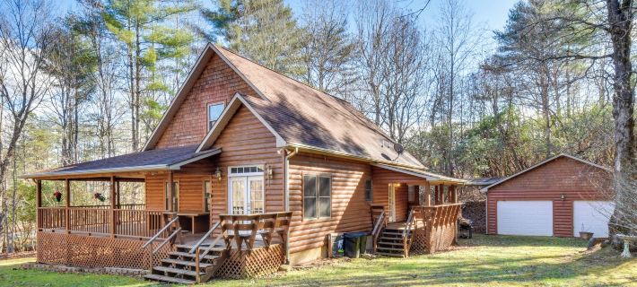 Hiawassee Vacation Rental w/ Grill ~ 9 Mi to Lake! Ξενοδοχεία στην πόλη Towns County