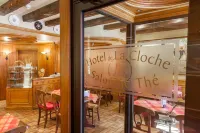 Logis Hôtel de La Cloche - Frühstück