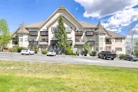 Peaceful Midway Studio w/ Mountain + Golf Views! - parking
