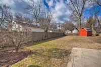 8 Mi to Lake Eerie & Dtwn Toledo! Peaceful Cottage - homestay