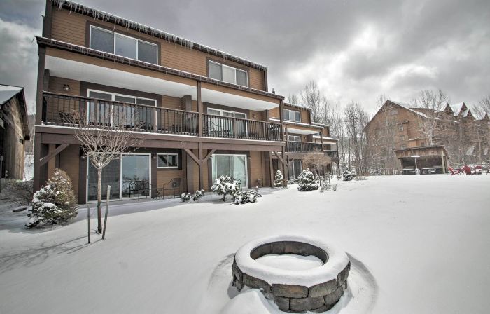 Slopeside Burke Mountain Condo w/ Fireplace!