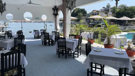 Marina Palace Teques