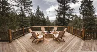 Juniper Lodge & Treehouses Hotel di Kittredge