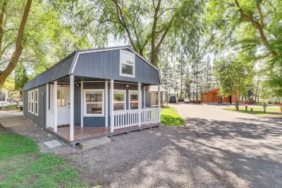 20 Mi to Glacier Natl Park Pet-Friendly Cabin