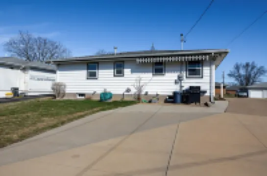 Charming 3 Bedroom 2.5 Bathroom House centrally located in Dubuque IA.