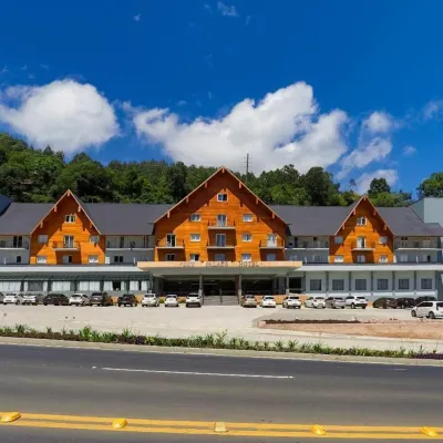 天空城酒店 鄰近Serra Park - Centro de feiras e eventos的酒店