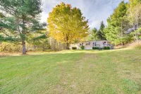 13 Mi to Nubs Nob: Pet-friendly Retreat - Bathtub