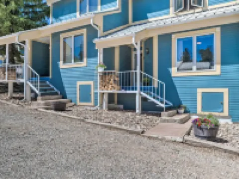 Eclectic Home w/ Deck: 4 Miles to Ski Cloudcroft! Hotels in Cloudcroft