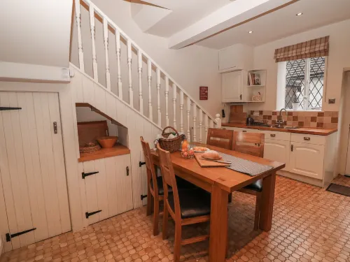 Laburnum Cottage - Homestays