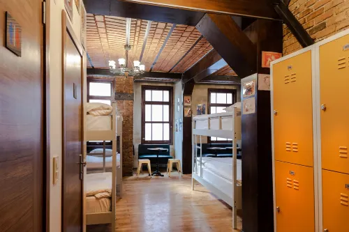 Sanat Hostel Taksim - Nhà nghỉ