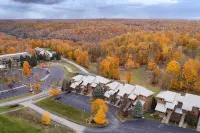 Ski-in/Ski-Out! Cozy Bellaire Resort Retreat! - 3-Star