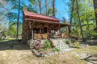 Historic Log Cabin Quiet Return to Simpler Days