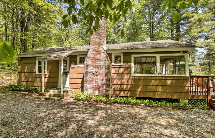 Pet-Friendly Cabin w/ Fire Pit, BBQ & Great Deck!