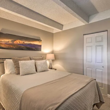 Steps to Ski Shuttle! Frisco Condo w/ Indoor Pool