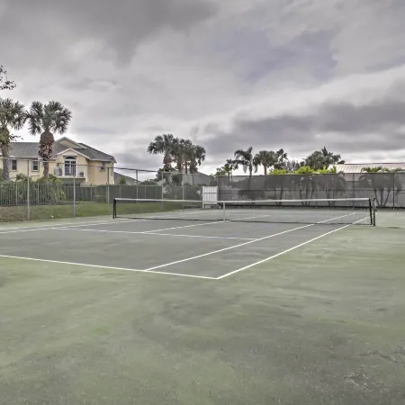 'Sand Dollar' Jenson Beach Home w/ Pool Access!