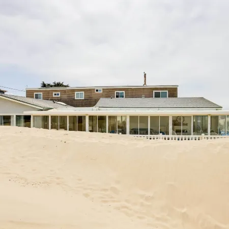 Between the Dunes Breezy Beachfront Oceano Home!