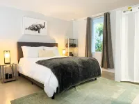 Blue Ocean Village Hotel in zona Ardastra Gardens & Wildlife Conservation Centre