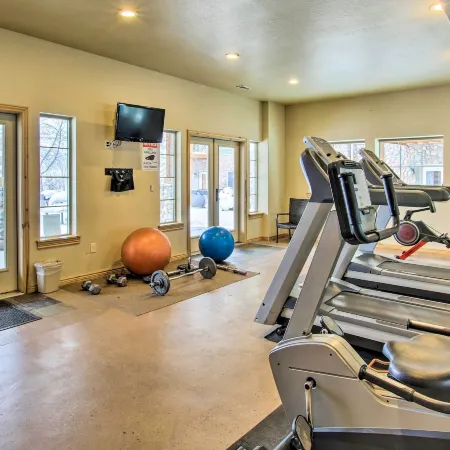 Cozy Eden Condo w/ Mtn Views in Wolf Creek Resort!
