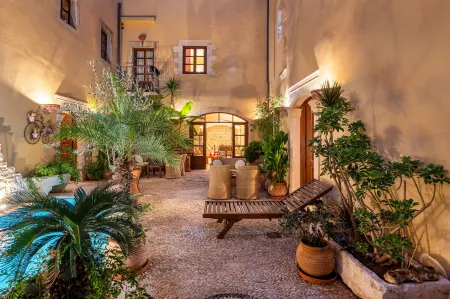 Palazzino di Corina Отели рядом с достопримечательностью «Rethymno Cruises»