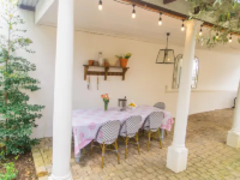 Le Petit Paris Hotels in Stellenbosch