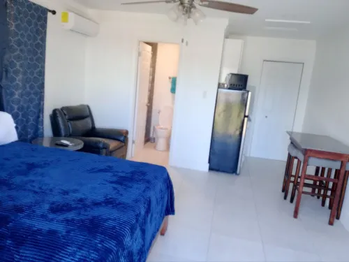 Cozy 1-bedroom apartment with WiFi, AC in charming Marsh Harbour