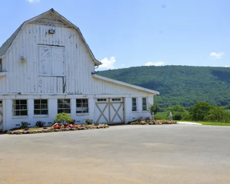 Mountain Cove Farms Resort Hotels in Walker County