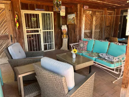 Cozy Studio with Full Kitchen and Amenities - Charming Artisan Retreat Отели рядом с достопримечательностью «Колледж Чандлер Гилберт Коммьюнити в Пекос Кампус»