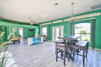 Merritt Island Home with Grill and Saltwater Pool - spa