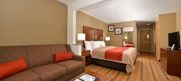 Comfort Inn & Suites Cedar Rapids North - Collins Road Hotels in Cedar Rapids
