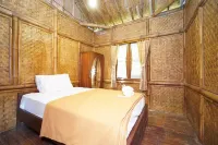 Villa Kampung Karuhun Sutan Raja Hotels in Cimaung