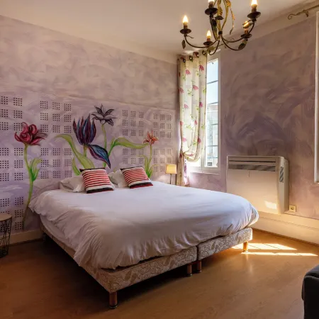 Logis Hôtel de la Tour Отели в г. Либурн