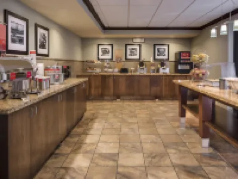 Hampton Inn & Suites Lincoln Northeast/I-80