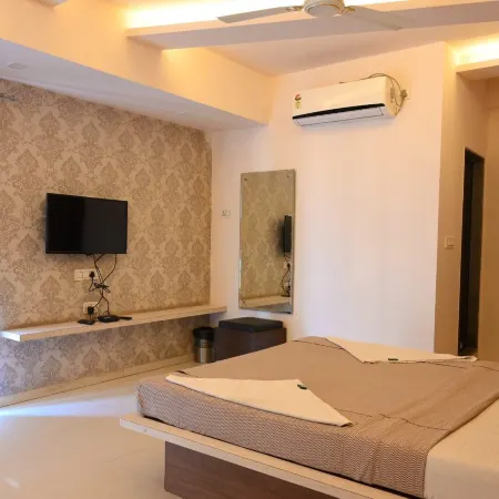 Hotel Ramkrishna Inn Отели в г. Колхапур