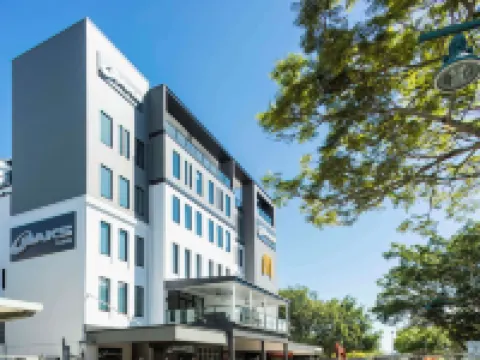 โรงแรมโอคส์เคส์ โรงแรมในแคนส์