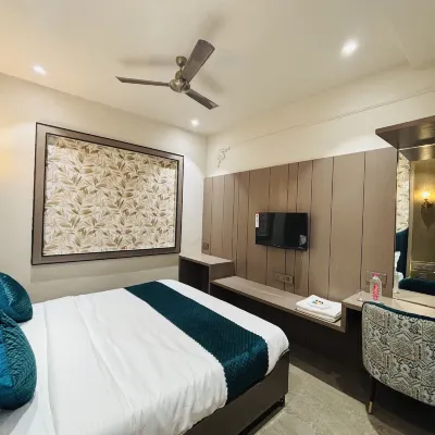 Hotel Royal Nest Отели рядом с достопримечательностью «Даргах Шариф»