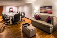 Holiday Inn & Suites Beaumont-Plaza (I-10 & Walden) Hotel di Beaumont