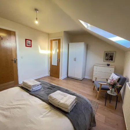 Apartment in Swinton with Free Parking–  Sleeps 4