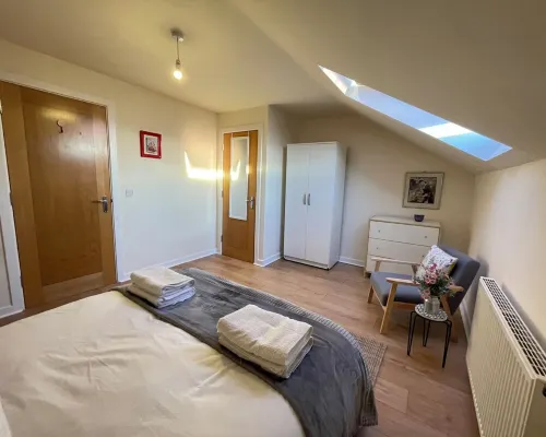 Apartment in Swinton with Free Parking–  Sleeps 4 Hotels in Worsley