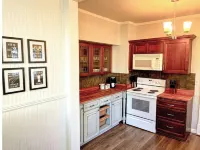 Modern Comfort in a Bright Nampa Retreat