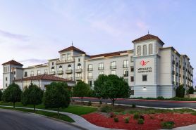 Woolley's Classic Suites Denver Airport