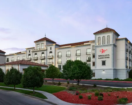 Woolley's Classic Suites Denver Airport Hotels in Aurora