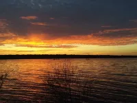 Charming 2-bedroom bungalow, near fabulous wineries, 25 mins from Marble Falls Hotels in Buchanan Dam