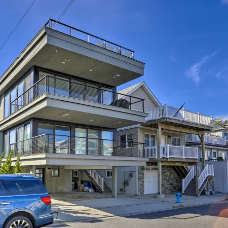 Luxury Long Beach Villa with Ocean Views! Отели в г. Лонг Бич