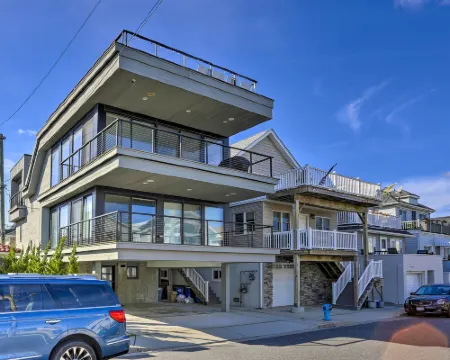 Luxury Long Beach Villa with Ocean Views! Hotels in Long Beach
