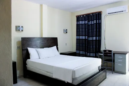 Auberge Pont-Gaudin Отели в г. Енри