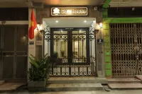 HoLo Ba Dinh Hanoi Hotels near Thu Le Park